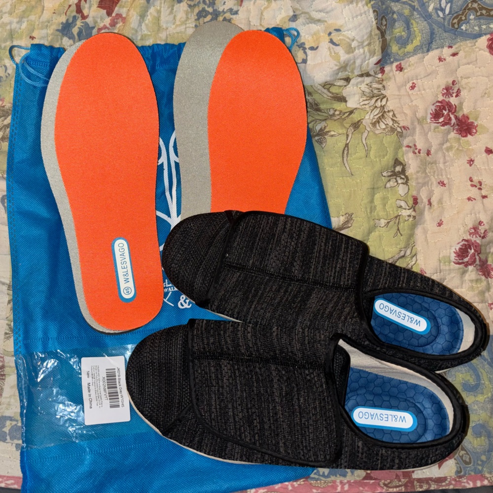 NWT Women’s Size 10 Black Gray Diabetic/Orthopedic Shoes with 4 inserts and Bag